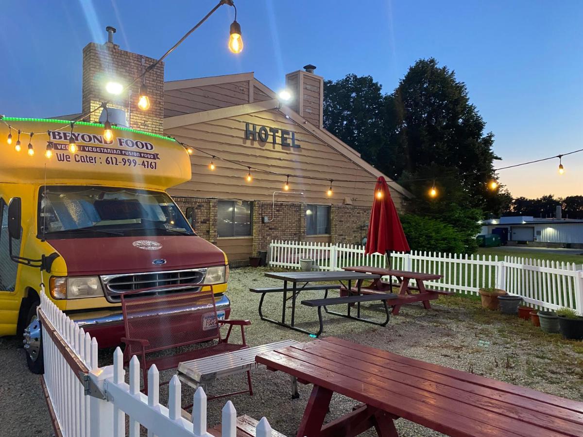 America'S Stay Inn Stewartville Екстериор снимка