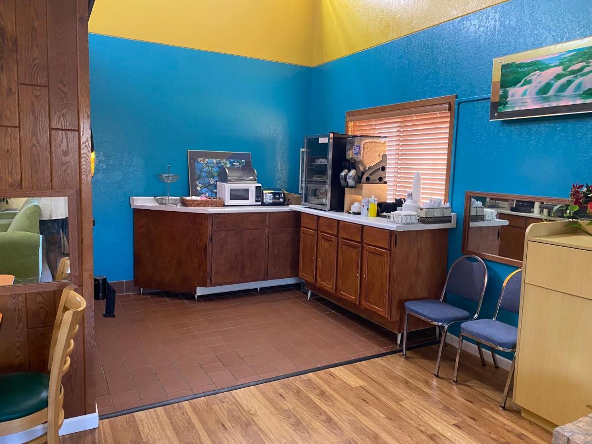 America'S Stay Inn Stewartville Екстериор снимка