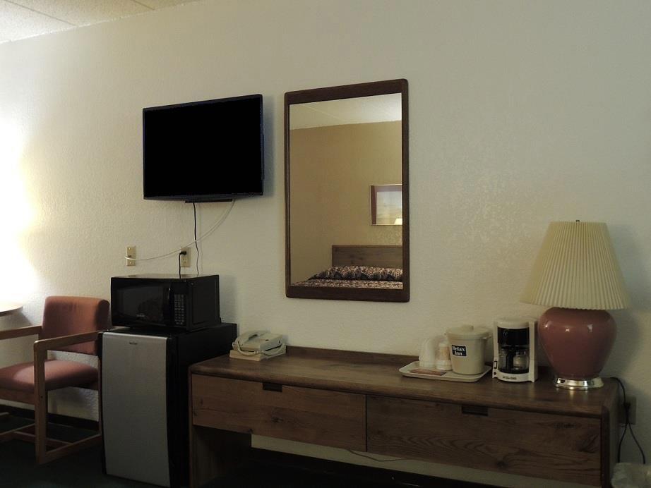 America'S Stay Inn Stewartville Стая снимка